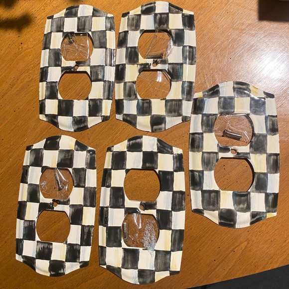 Courtly Check McKenzie-Child’s Outlet Cover Lot - Picture 10 of 11